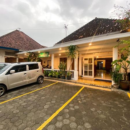 Parikesit Guest House Γιογκιακάρτα Εξωτερικό φωτογραφία