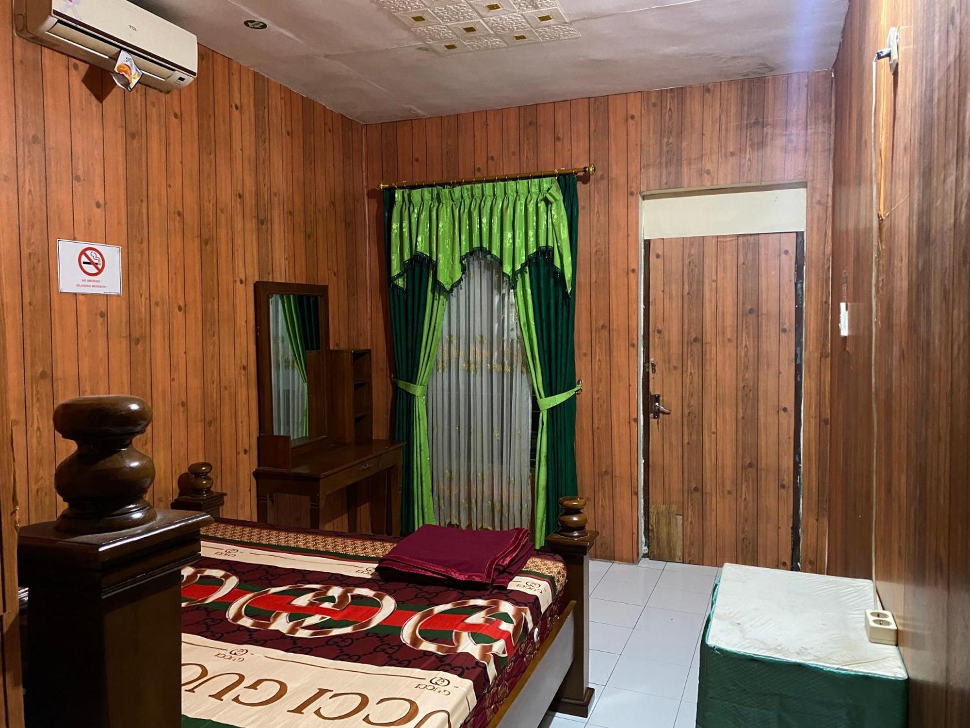 Parikesit Guest House Γιογκιακάρτα Εξωτερικό φωτογραφία