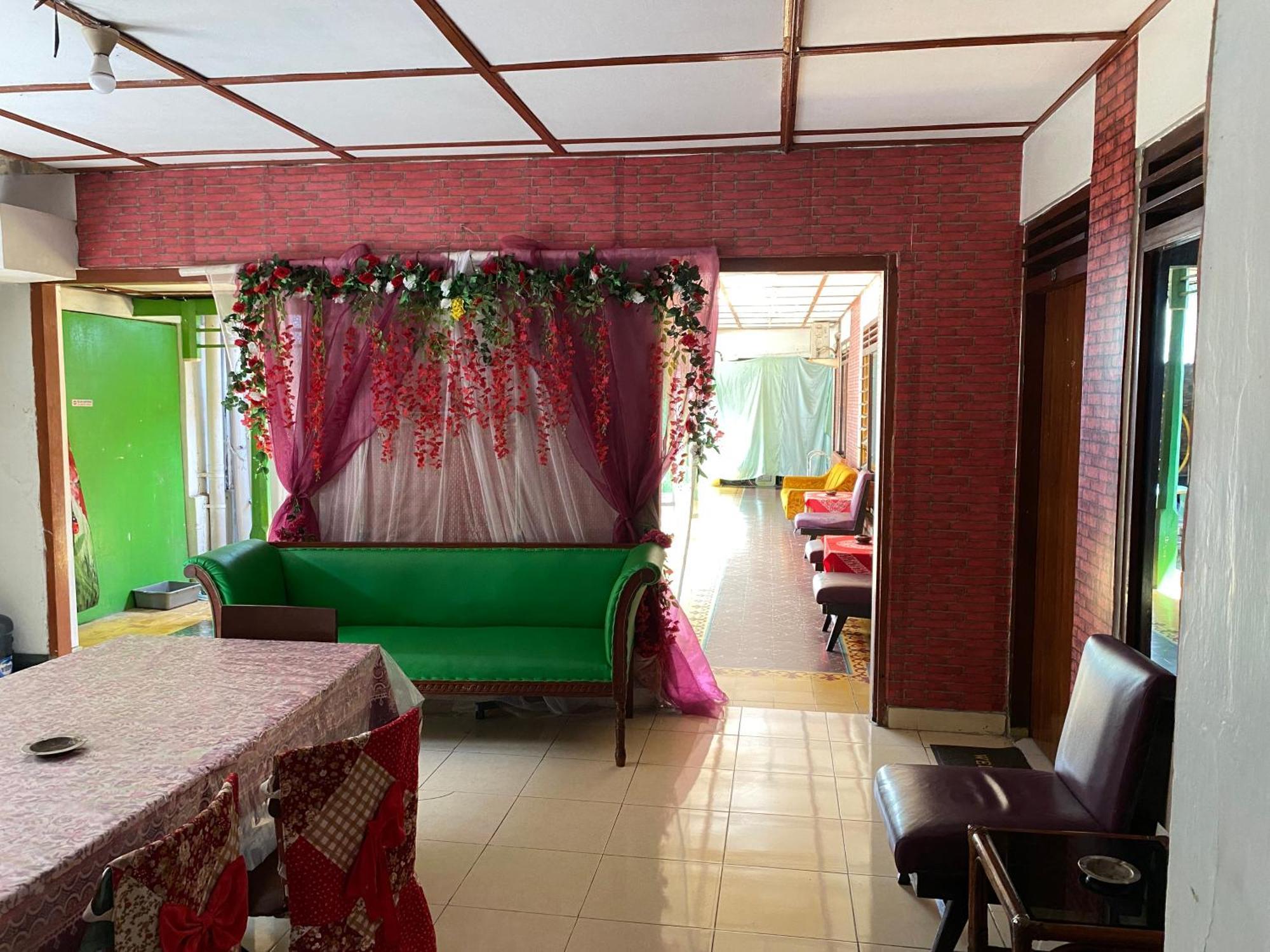 Parikesit Guest House Γιογκιακάρτα Εξωτερικό φωτογραφία