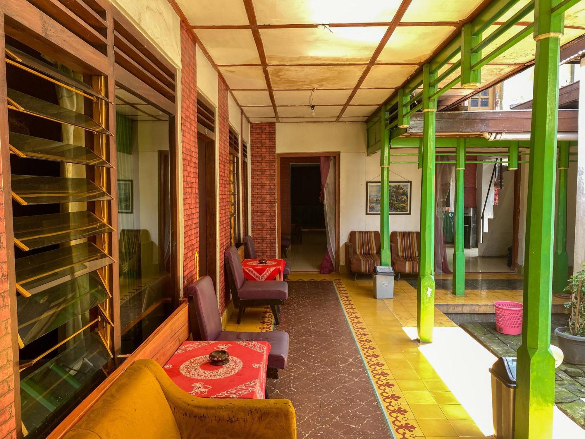 Parikesit Guest House Γιογκιακάρτα Εξωτερικό φωτογραφία